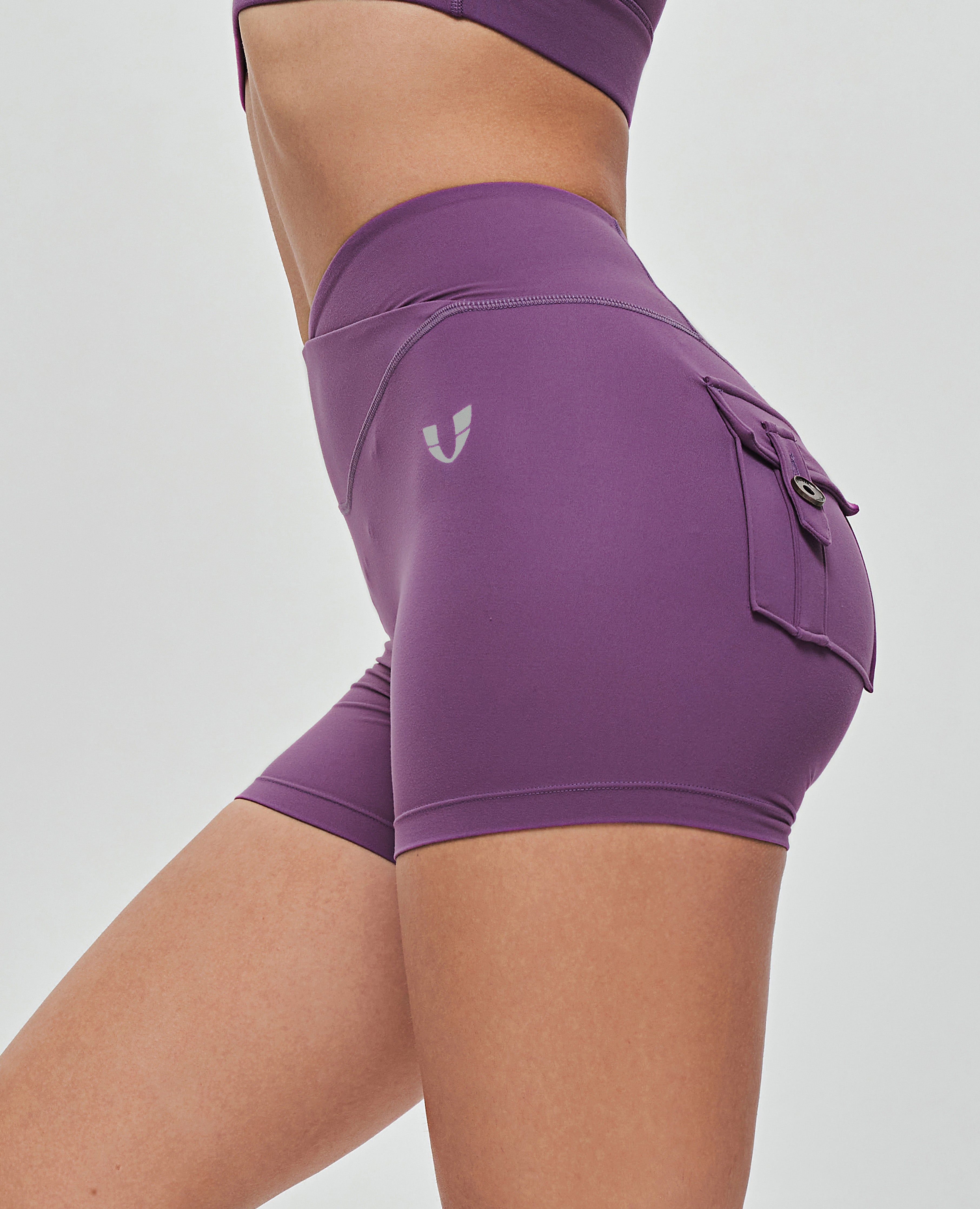 Shorts cargo con cintura en V - Púrpura