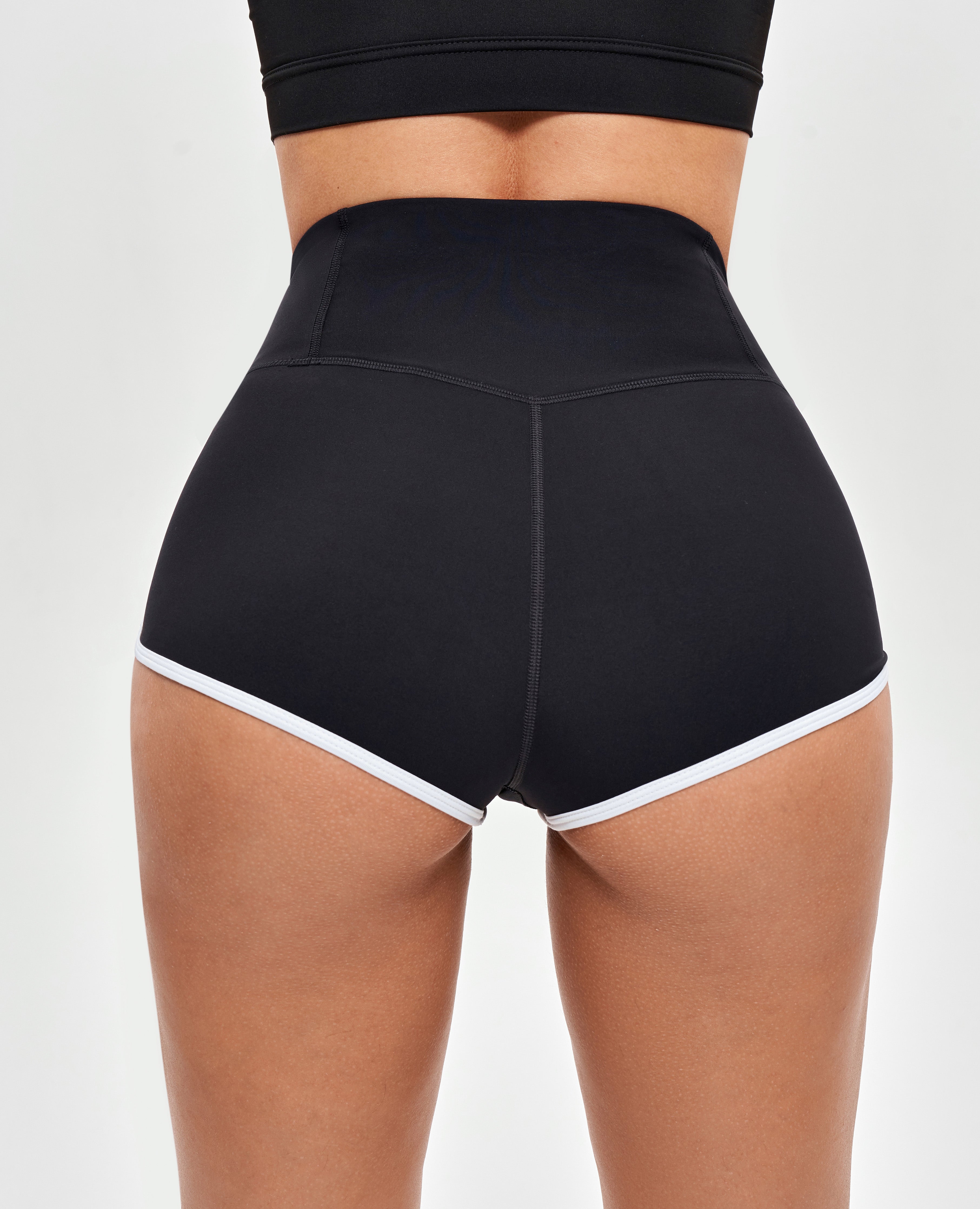 V-waist Lifting Butt Shorts - Black