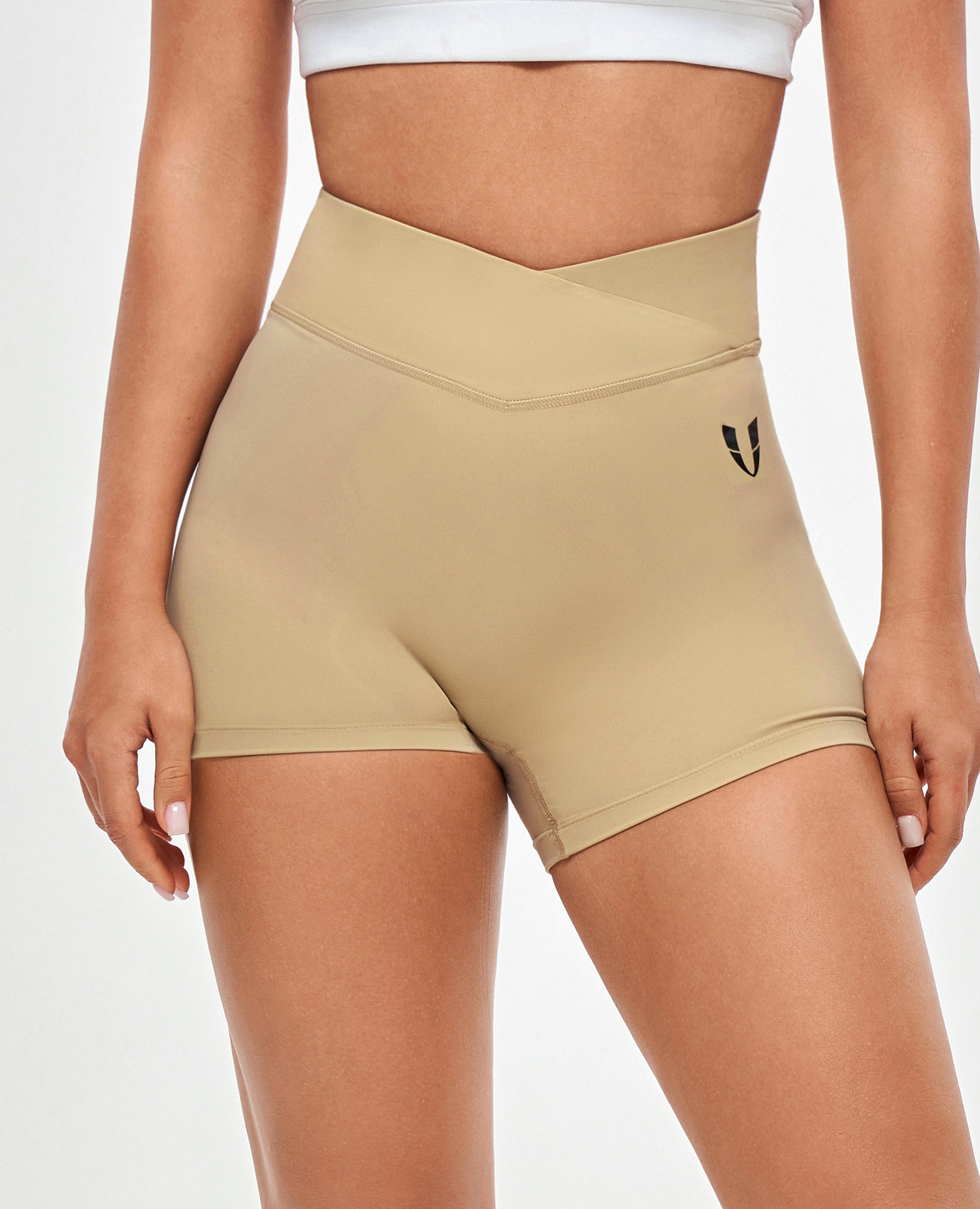 Shorts cargo con cintura en V Plus-Amarillo caqui