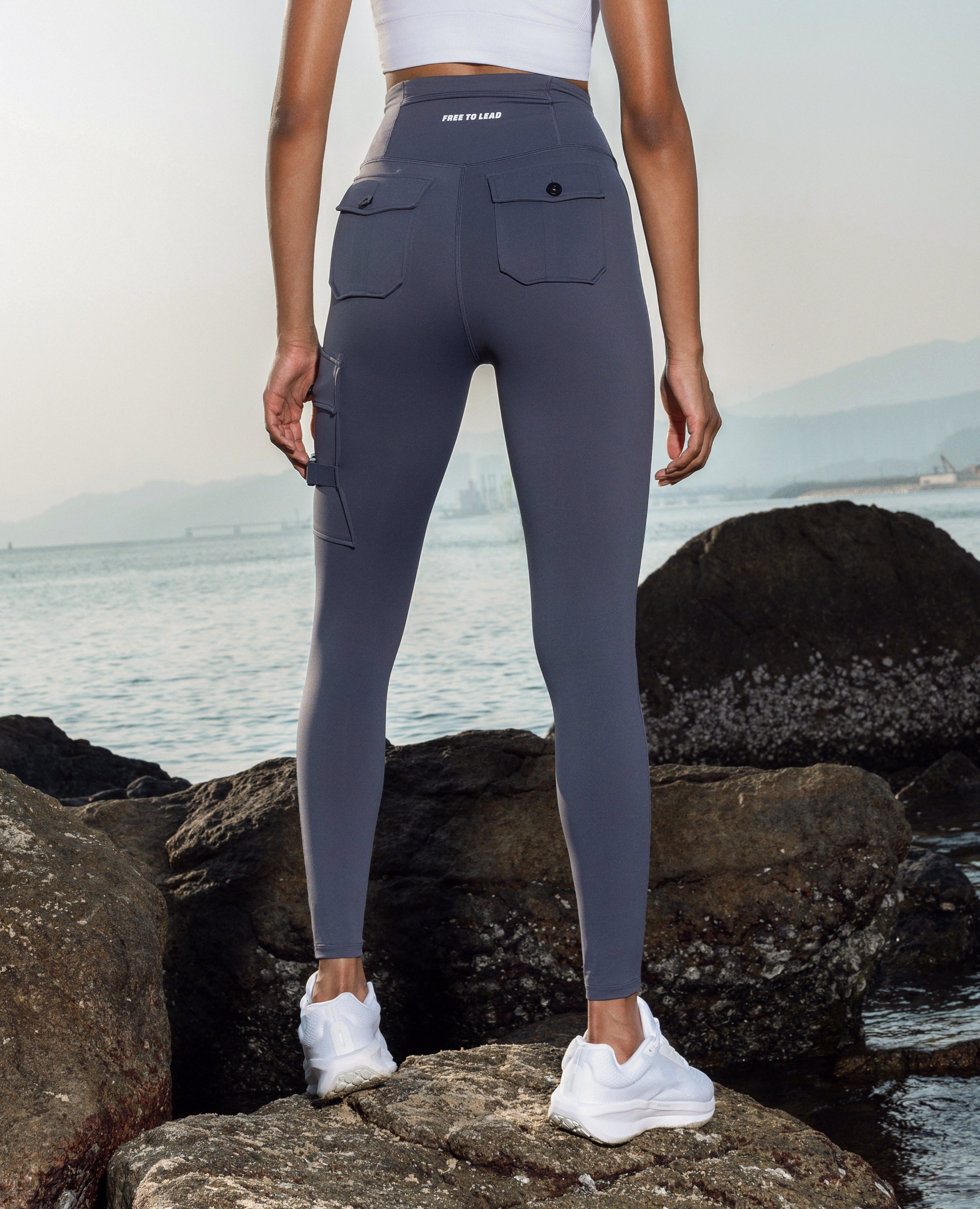 Cargo High-Waisted Pocket Leggings Plus - Bristol Blue