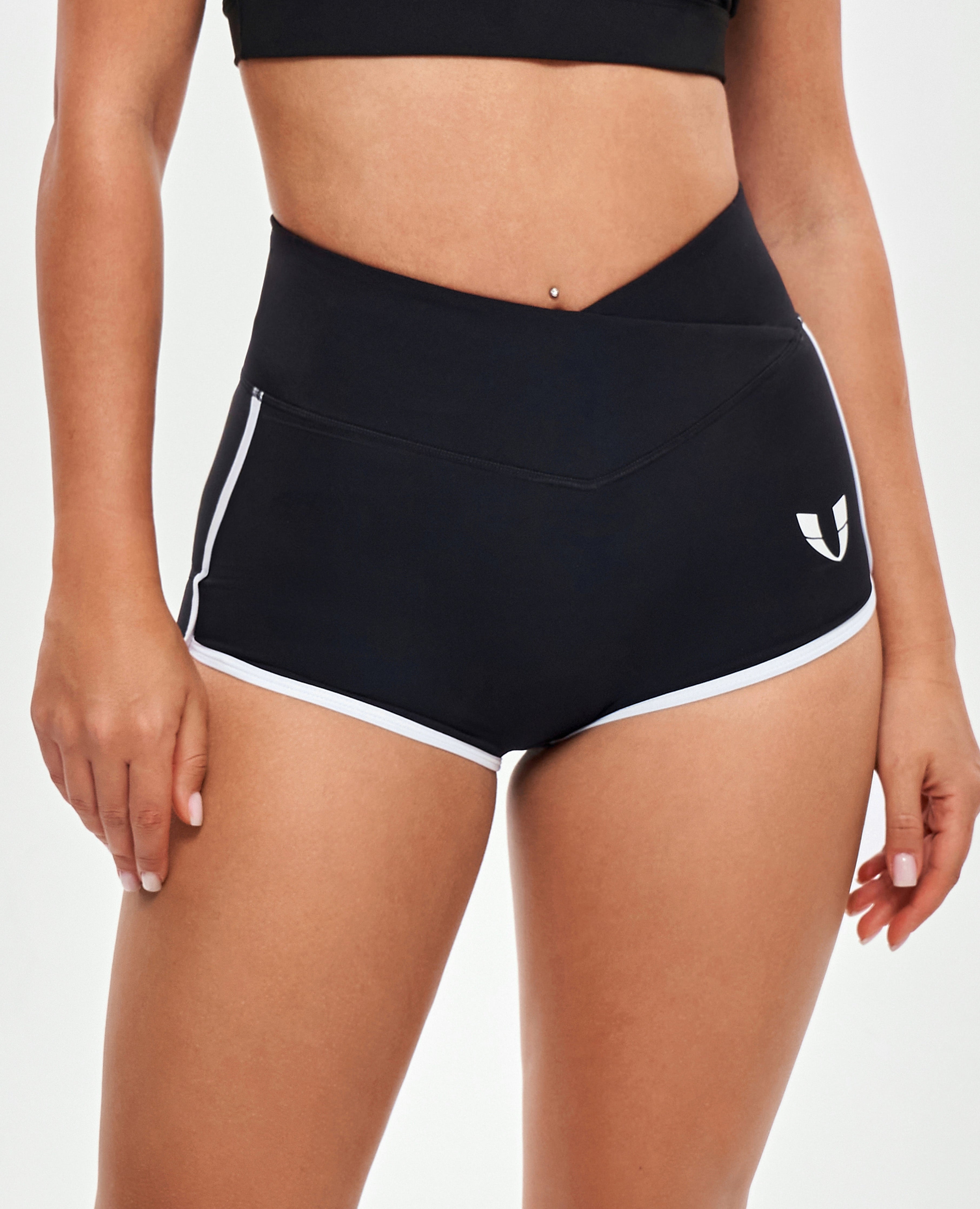 V-waist Lifting Butt Shorts - Black