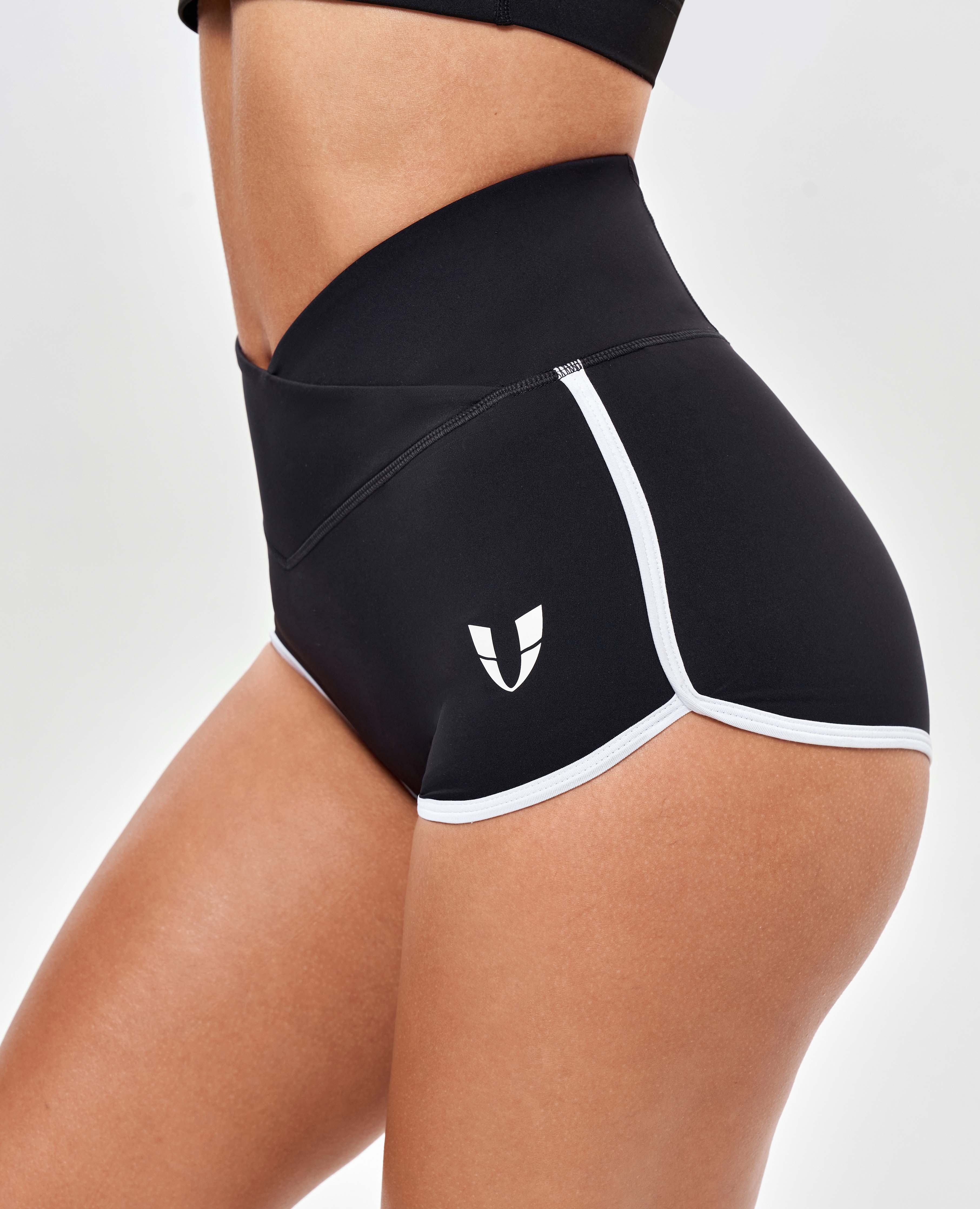 V-waist Lifting Butt Shorts - Black