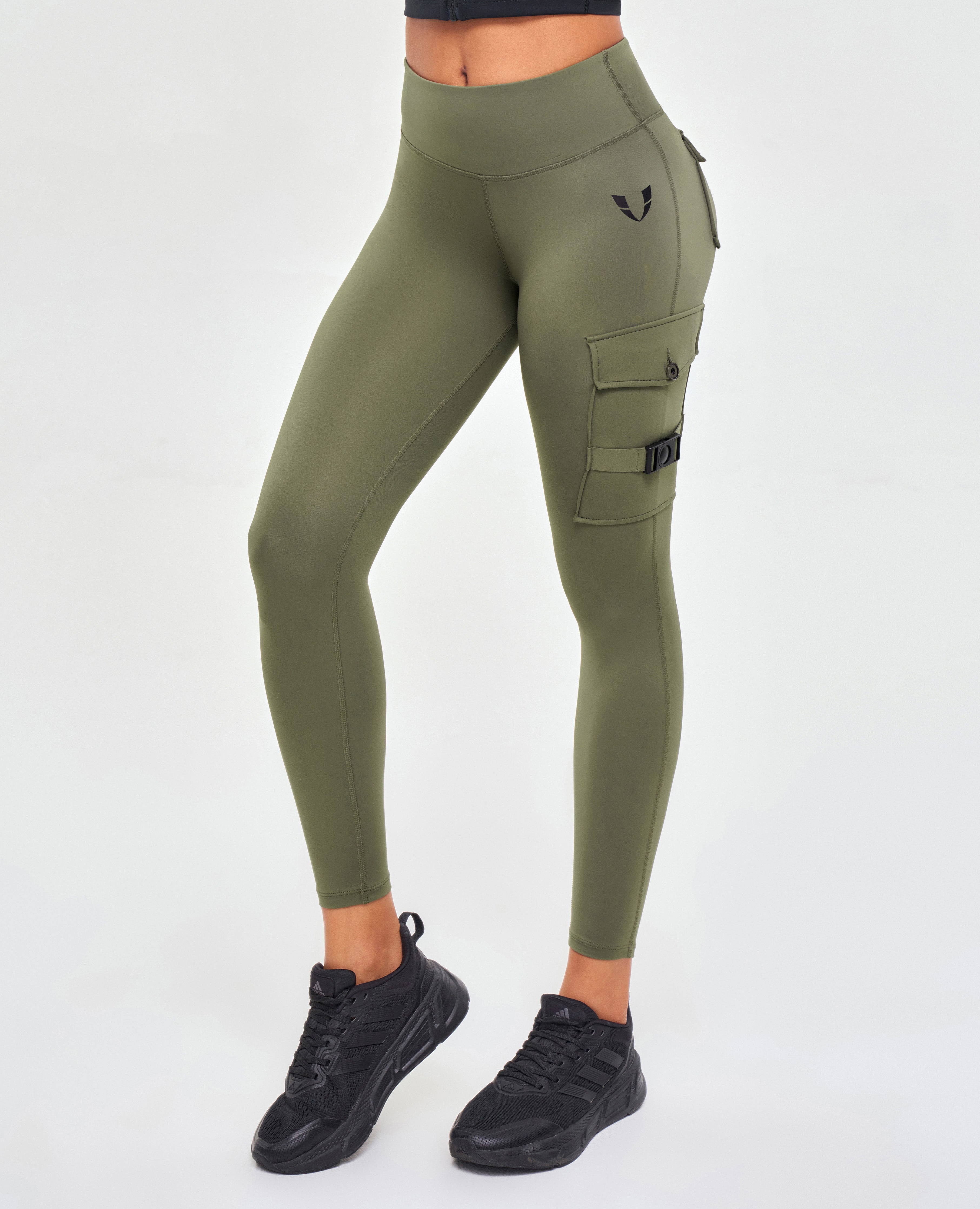 FIRM ABS - Wearing “Solo Cargo Leggings for my leg day