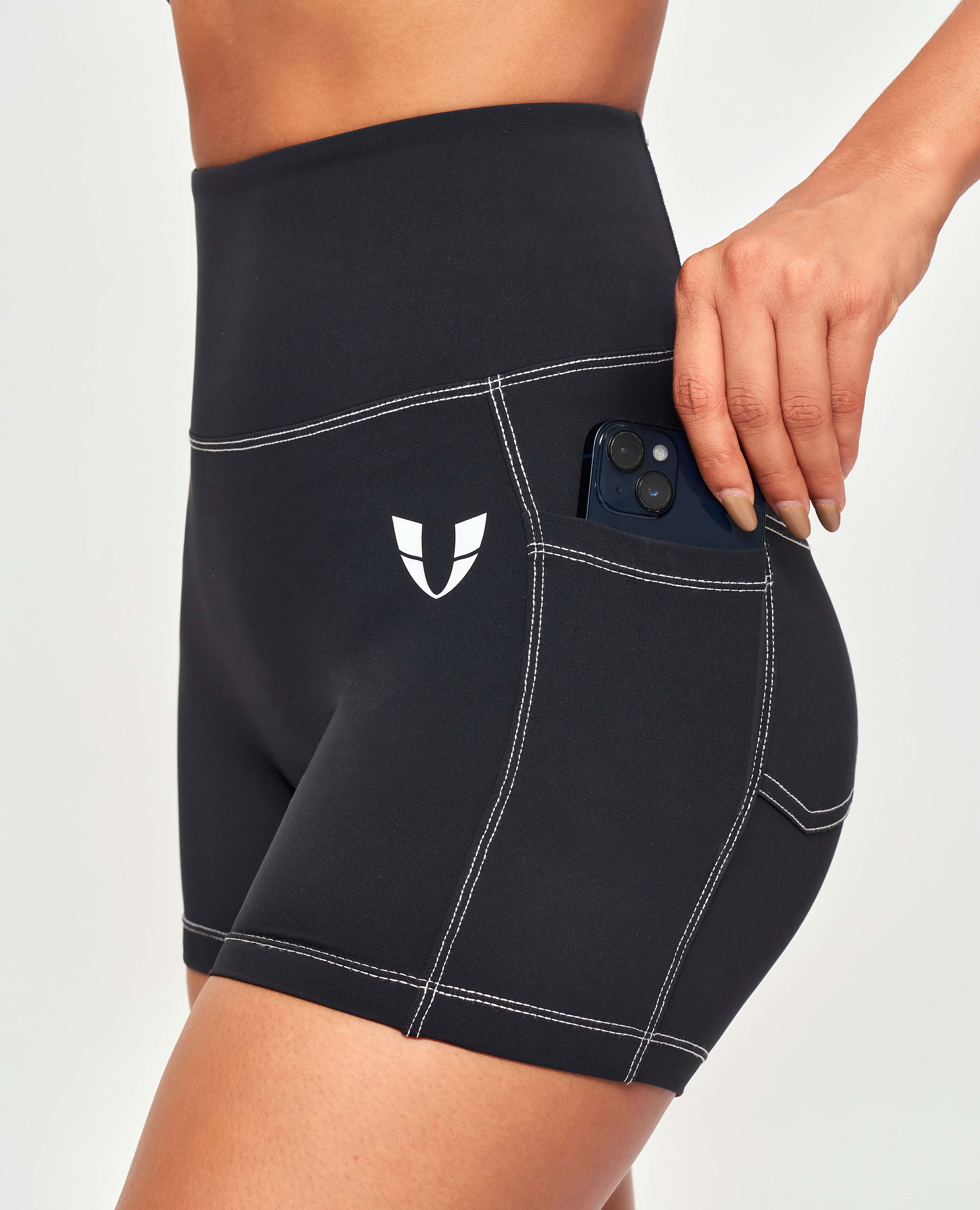 Contrast Stitching Shorts - Black